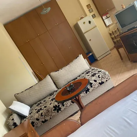 Alex * Sarandë